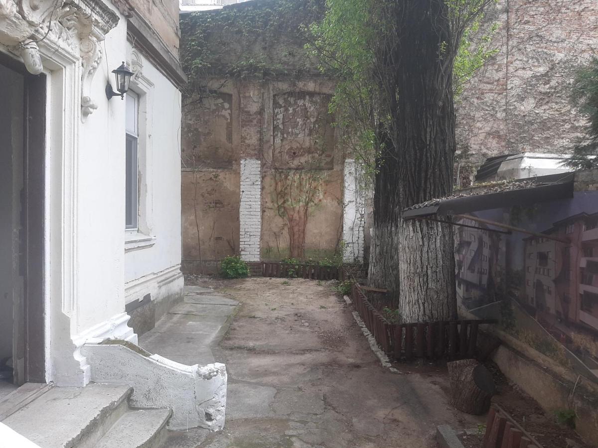 Studio Calea Victoriei Appartamento Bucarest Esterno foto